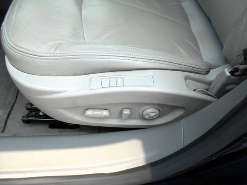 Used 2010 Buick LaCrosse CXL FWD image 18