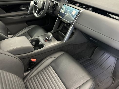 Used 2024 Land Rover Discovery Sport S image 32