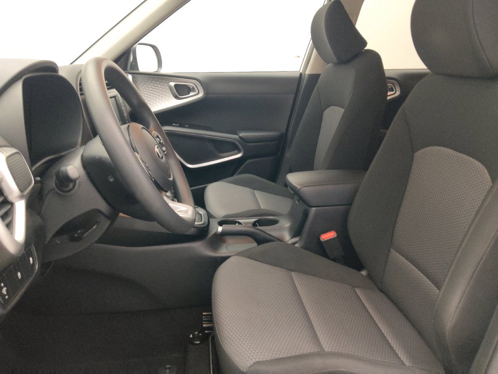 Used 2020 Kia Soul LX FWD image 17