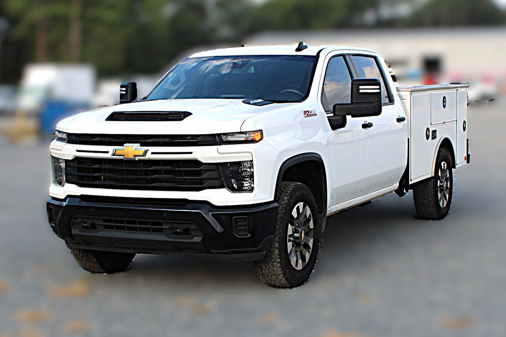 Used 2025 Chevrolet Silverado 2500 Custom w/ Custom Value Package AWD/4WD image 2
