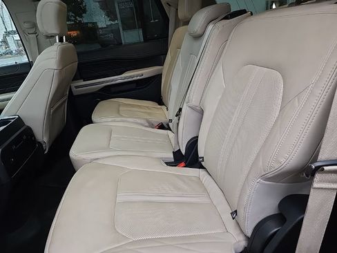 Used 2022 Ford Expedition Platinum AWD/4WD image 25