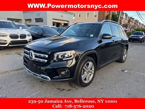 Used 2021 Mercedes-Benz GLB 250 4MATIC w/ Premium Package image 1