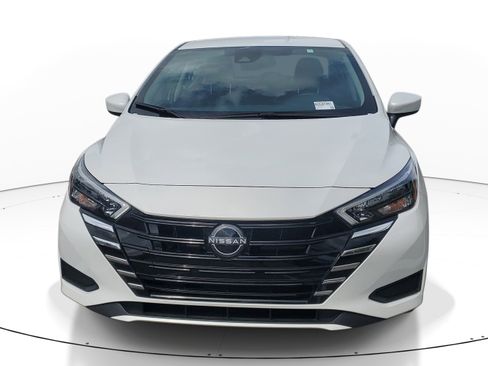 Used 2025 Nissan Versa SV FWD image 2