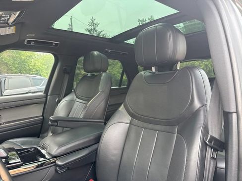 Used 2025 Land Rover Range Rover Sport SE AWD/4WD image 25