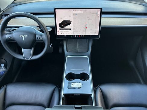 Used 2022 Tesla Model Y Long Range AWD/4WD image 13