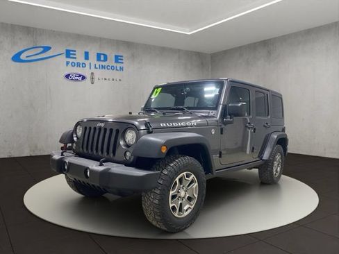 Used 2017 Jeep Wrangler Unlimited Rubicon w/ Connectivity Group AWD/4WD image 5