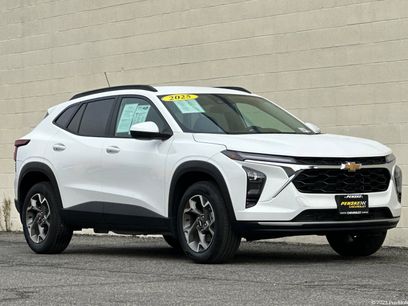 Used 2025 Chevrolet Trax LT w/ Driver Confidence Package