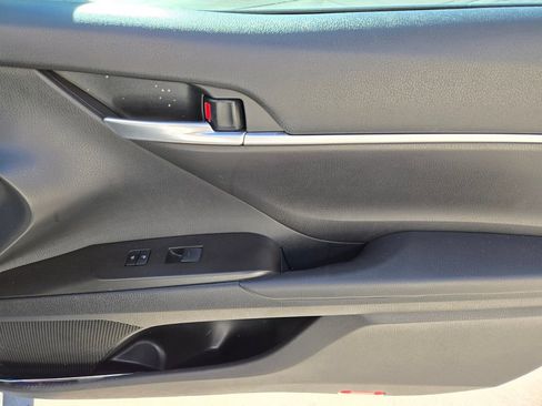 Used 2024 Toyota Camry SE image 20