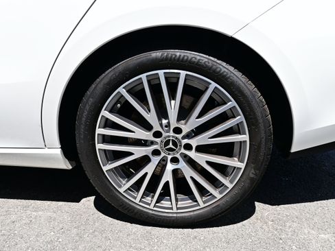 Used 2025 Mercedes-Benz CLA 250 4MATIC image 11