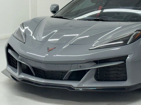 Used 2025 Chevrolet Corvette E-Ray w/ ZER Performance Package image 34