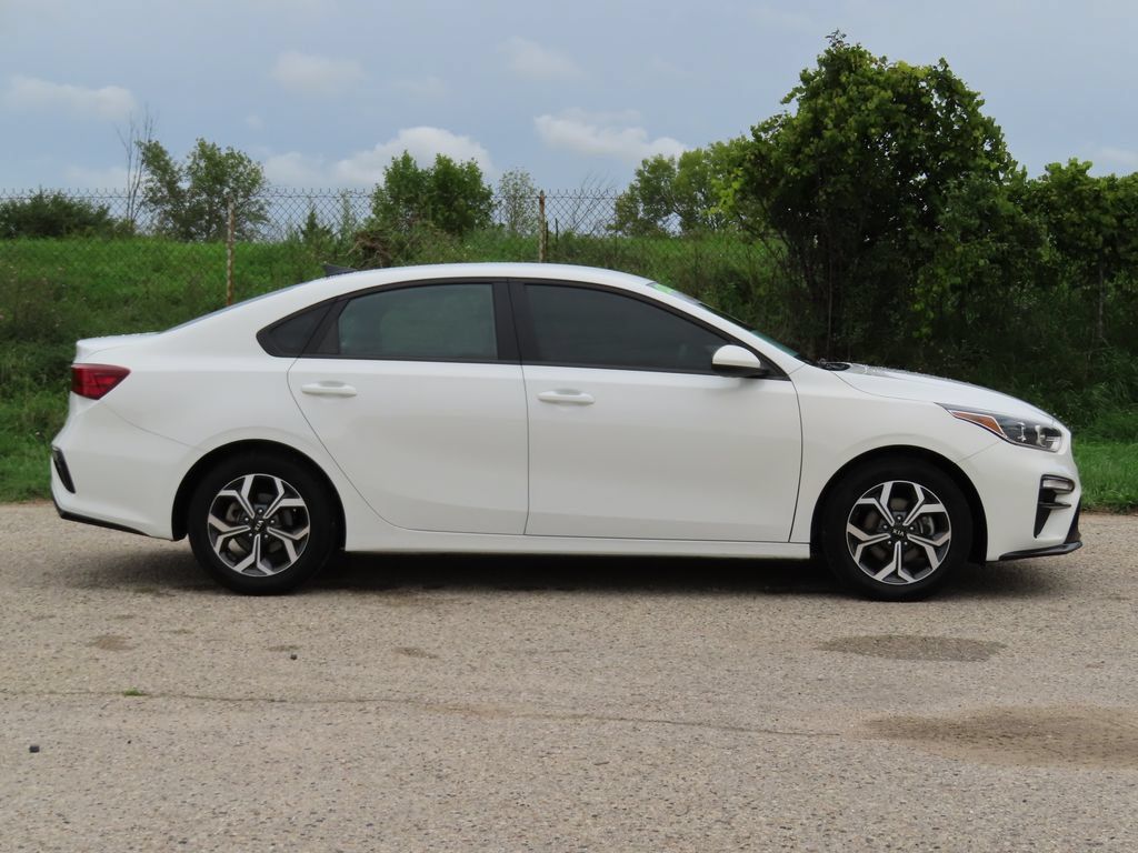 Used 2021 Kia Forte LXS FWD image 2