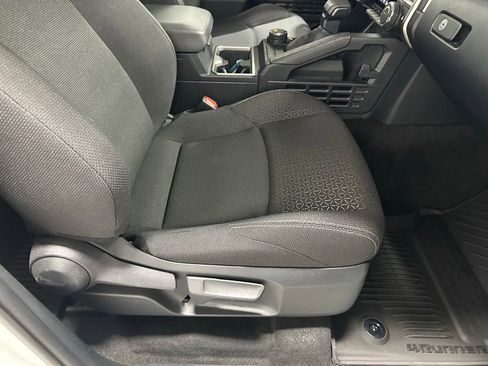 Used 2025 Toyota 4Runner SR5 AWD/4WD image 58