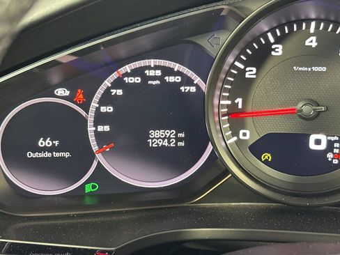 Certified 2023 Porsche Cayenne AWD/4WD image 31