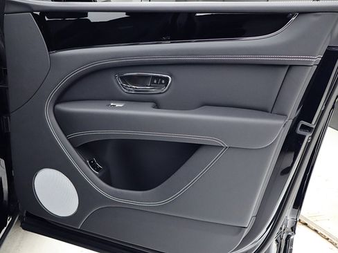 New 2025 Bentley Bentayga image 48