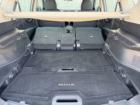 Used 2017 Nissan Rogue S image 10