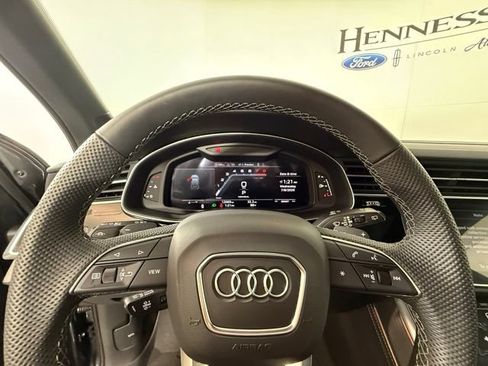 Used 2025 Audi SQ7 Prestige AWD/4WD image 18