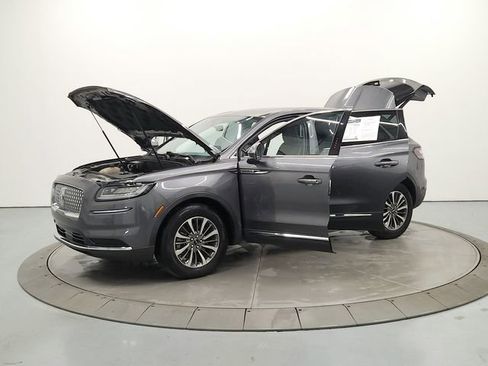 Used 2021 Lincoln Nautilus Reserve image 11