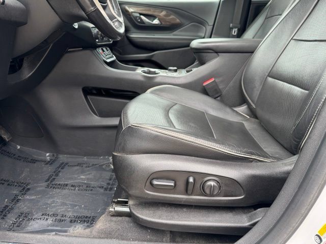 Used 2019 GMC Terrain Denali w/ Advanced Safety Package AWD/4WD image 4