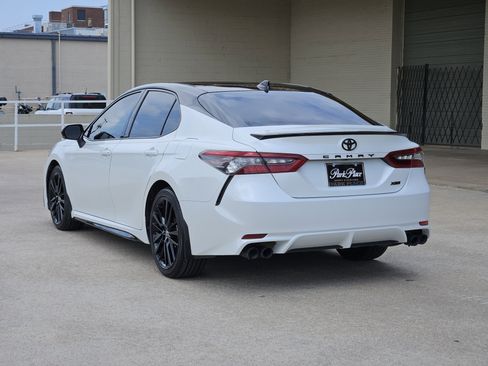 Used 2021 Toyota Camry XSE image 4