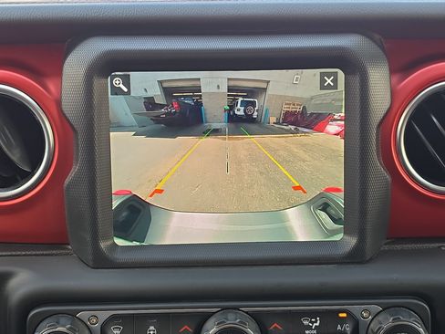 Used 2023 Jeep Gladiator Rubicon w/ LED Lighting Group AWD/4WD image 26