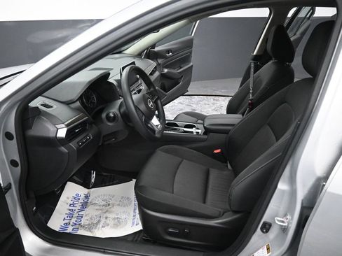 Used 2024 Nissan Altima 2.5 SV image 30