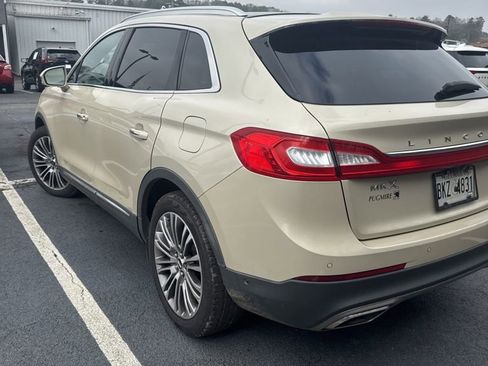 Used 2016 Lincoln MKX Reserve w/ Technology Package image 3