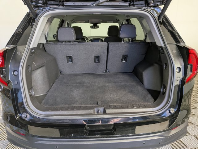 Used 2024 GMC Terrain SLE w/ Driver Convenience Package AWD/4WD image 10