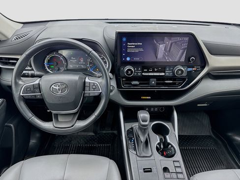 Used 2023 Toyota Highlander Bronze Edition image 15