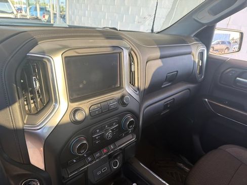 Used 2022 Chevrolet Silverado 1500 LT Trail Boss w/ Bed Protection Package AWD/4WD image 9