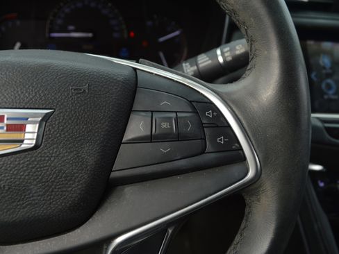 Used 2017 Cadillac XT5 Luxury w/ Driver Awareness Package image 16