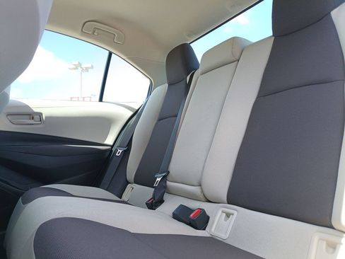 Used 2025 Toyota Corolla LE FWD image 29