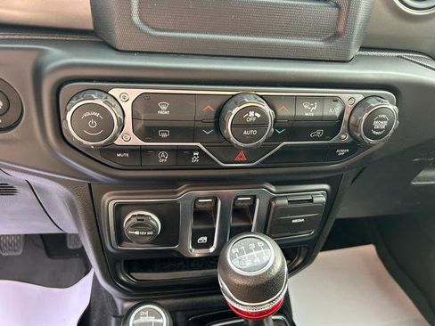 Used 2022 Jeep Wrangler Sport S image 13