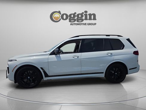 New 2026 BMW X7 M60i w/ Climate Comfort Package AWD/4WD image 2