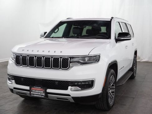 Used 2025 Jeep Wagoneer Series II AWD/4WD image 4