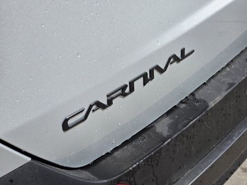 New 2026 Kia Carnival SX FWD image 7