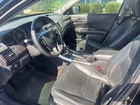 Used 2017 Honda Accord EX-L image 13
