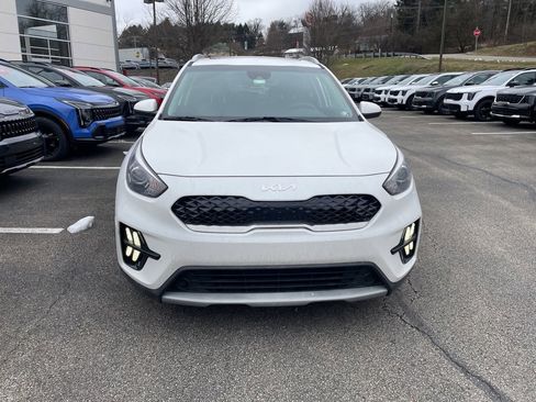 Certified 2022 Kia Niro LXS image 2