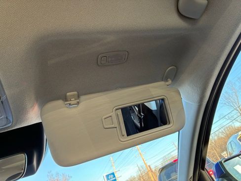 Used 2023 Hyundai Elantra SEL w/ Convenience Package image 36