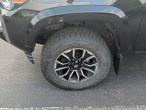 Certified 2020 Toyota Tacoma TRD Sport AWD/4WD image 8