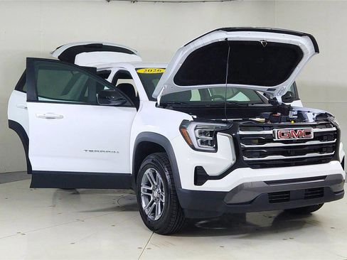 Used 2026 GMC Terrain Elevation image 9