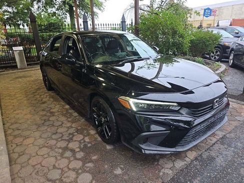 Used 2022 Honda Civic Sport image 1