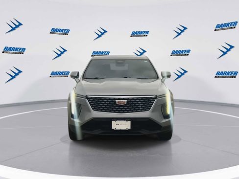 Certified 2024 Cadillac XT4 Luxury w/ Cold Weather Package image 3