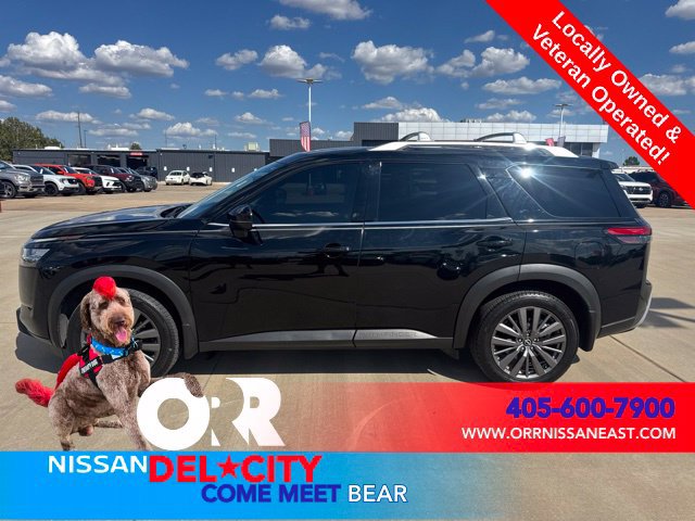 Used 2024 Nissan Pathfinder SL w/ SL Premium Package FWD image 2