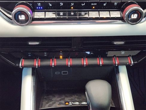 Used 2023 GMC Canyon AT4X w/ Edition 1 image 18