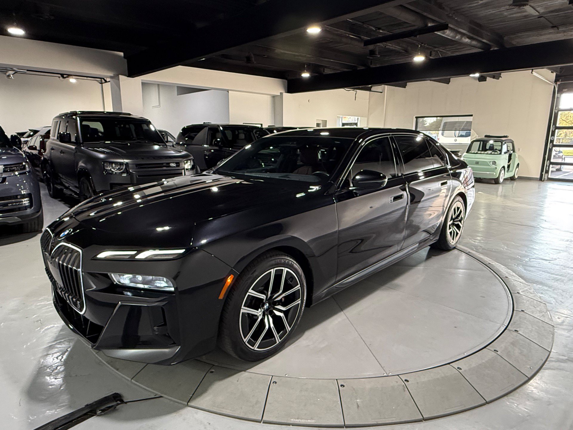 Used 2024 BMW 740i xDrive AWD/4WD image 5
