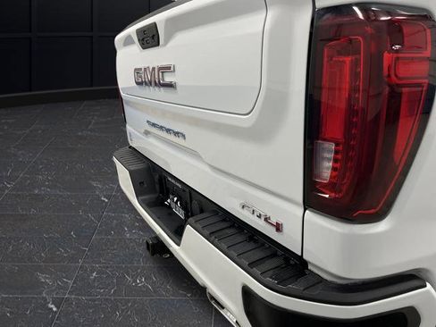 Used 2022 GMC Sierra 1500 AT4 image 32