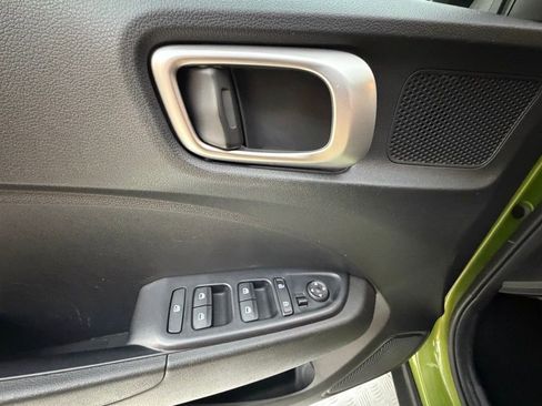 Used 2023 Hyundai Venue SEL FWD image 25