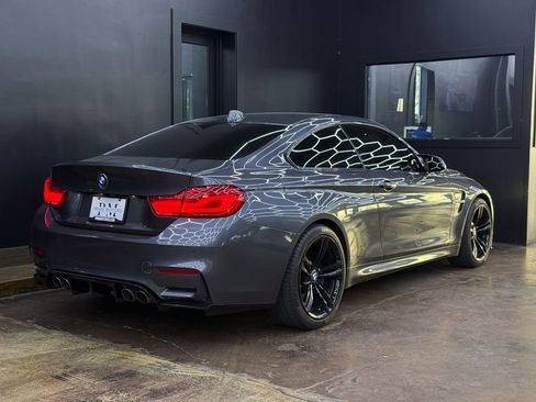 Used 2018 BMW M4 Coupe RWD image 9