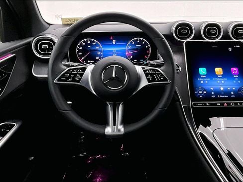 Used 2026 Mercedes-Benz GLC 300 image 4