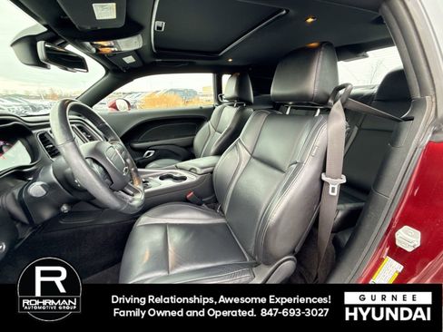 Used 2018 Dodge Challenger SXT Plus image 11